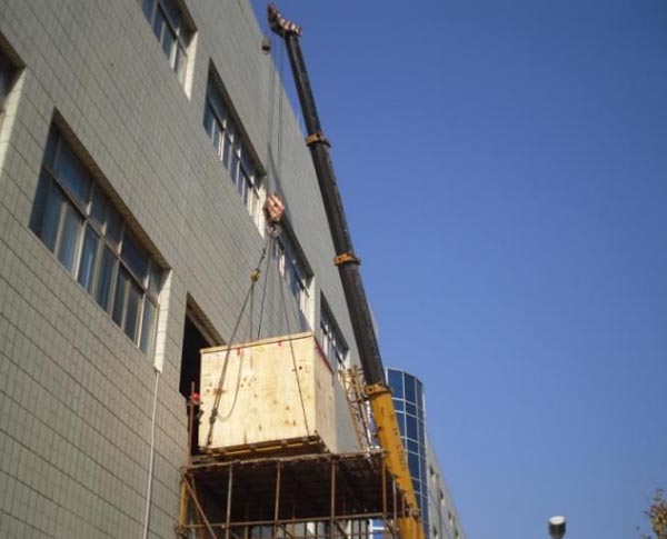 高端印刷設備裝箱吊裝