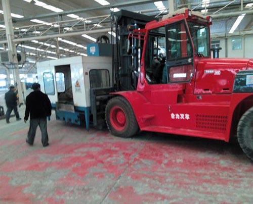 25噸叉車出租搬運設備展示